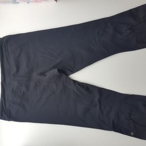 Black 8 slit calf Capris Lululemon y2k